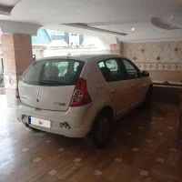 رنو ساندرو اتوماتیک مدل ۹۵