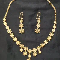 گردنبند و گوشواره رنگ ثابت