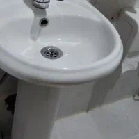 هود و شیرآلات و روشویی و آیینه و باکس و سنگ توالت