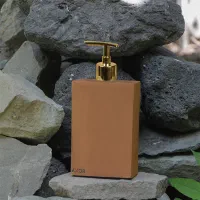 کارگر ساده(رنگ کار یا گچ کار)