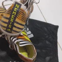 کفش فوتبال آدیداس کلاس A|کیف، کفش، کمربند|اندیشه, اندیشه فاز ۱|دیوار