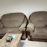 سه دست مبل با میز به فروش میرسد