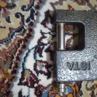 یک عدد قفل کتابی