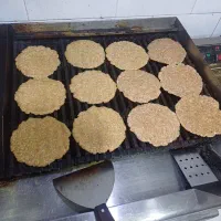 همبرگر گوسفندی ذغالی ۱۷۰