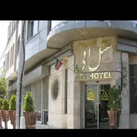 خانه دار هتل دوستاره