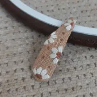 گیره تق تقی گلدوزی شده