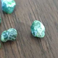 سنگ راف گارنت سبز و طبیعی|جواهرات|ایرانشهر, |دیوار