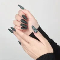 خدمات ناخن ویژه یلدا