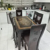 میز و صندلی چوبی 6 نفره کارکرده سالم