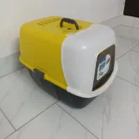 ظرف خاک و بیلچه و خاک گربه