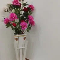 سلام یه عدد گل با گلدونش