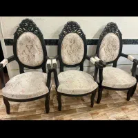 دو دست مبل راحتی و سلطنتی