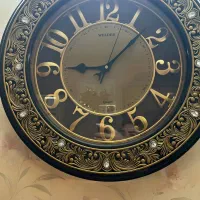 ساعت دیواری در حد نو