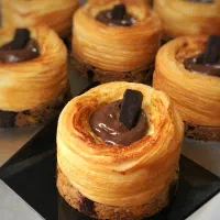 کیک و کروسان و کوکی کافه ای در عظیمیه