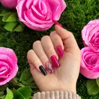 ترمیم و کاشت ناخن تخفیف ویژه