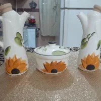 یک سری ظرفهای آشپزخانه