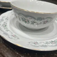 بشقاب گل ابی و گل زرد قدیمی