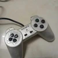 دسته پلی استیشن یا کامپیوتر