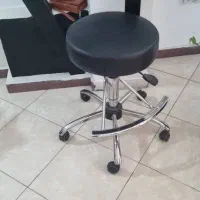 صندلی استاد کار در حد نو کاملا سالم