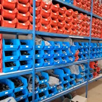 فروش یکجا اجناس پیچ و مهره فروشی