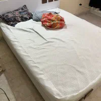 تخت۲نفره درحدنو با ‌کفی تخت و تشک طبی باکیفیت سالم