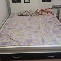 تخت و پاتختی کاملا سالم