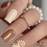 به یه دستیار ناخن نیاز دارم