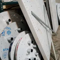 کارگر ساده گارگاه تولیدی لوستر