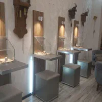 ویترین برقی خارجی جهت طلا جواهر و ساعت فروشی آنتیک
