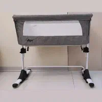 تخت کنار مادر زویه zooye