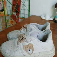 تعدادی کفش فقط ۱۰۰ تومن