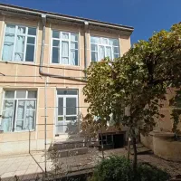 حیاط-ویلایی-دو-طبقه-در-اسکو
