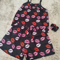 تاب شورت نونو اصلا پوشیده نشده