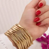 زیورآلات برند+رنگ ثابت+ طرح طلا+ ارسال رایگان|بدلیجات|تهران, جنت‌آباد شمالی|دیوار