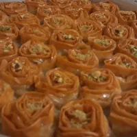 استخدام نیروی متخصص تولید یا کمک کار تولید باقلوا|استخدام خدمات فروشگاه و رستوران|تهران, شهرآرا|دیوار