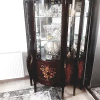 ویترین آنتیک و زیبا