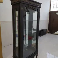 ویترین شیشه‌ای