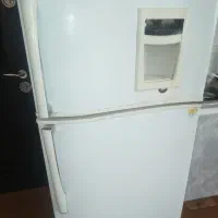 یخچال فریزر دور درب
