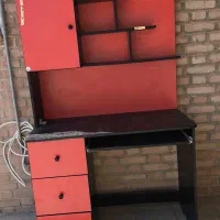 میز کامپیوتر نوجوان