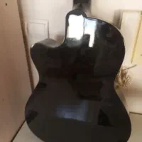 فروش فوری گیتار کلاسیک|گیتار، بیس، امپلیفایر|اسلامشهر, شهرک واوان|دیوار