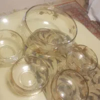۱ کاسه و۴ تا پیاله شیشه ای قدیمی
