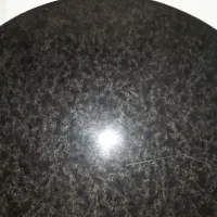 میز چوبی بیضی شکل با پایه فلزی فرفورژه بدون صندلی.|میز و صندلی غذاخوری|کرمانشاه, |دیوار