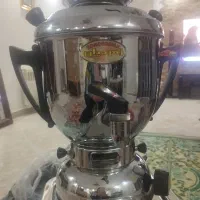 سماور گازی آکبند زمردیان با سینی و کاسه شش لیتری