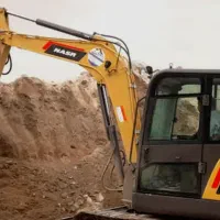 راننده مینی بیل