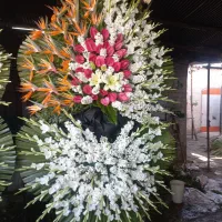 تاج گل آماده قیمت مناسب