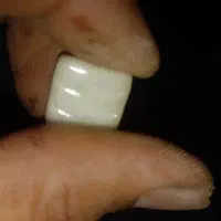 یک عدد سنگ قیمتی