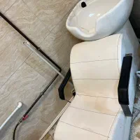 وسایل ارایشگاهی (سرشور،اینه و کنسول،صندلی اصلاح)|آرایشگاه و سالن‌های زیبایی|رشت, پیرکلاچای|دیوار