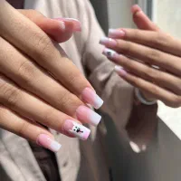 خدمات حرفه اییVIPتخصصی ناخن ظریف و ماندگار در صدرا