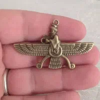 تو گردنی زیبا