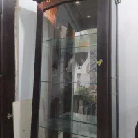 ویترین شیشه ای